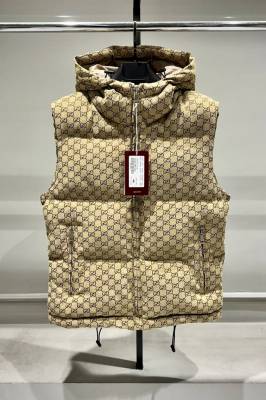 мъжки елек GCC код 1017